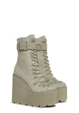 Traitor Boots - Beige